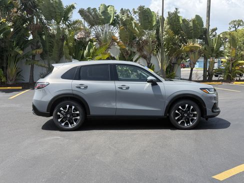 Used 2026 Honda HR-V EX-L image 4
