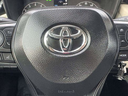 Used 2025 Toyota Corolla LE FWD image 26