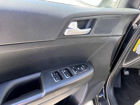 Used 2019 Kia Sportage LX image 22