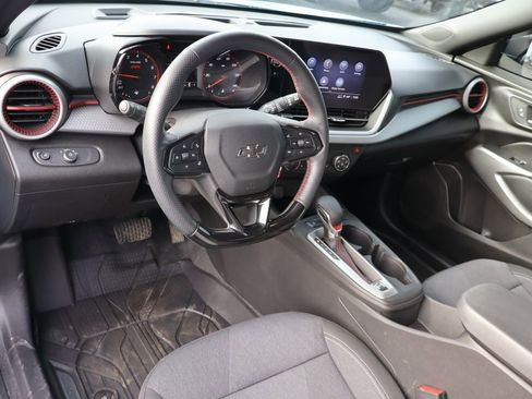 Used 2024 Chevrolet Trax RS w/ Driver Confidence Package image 5