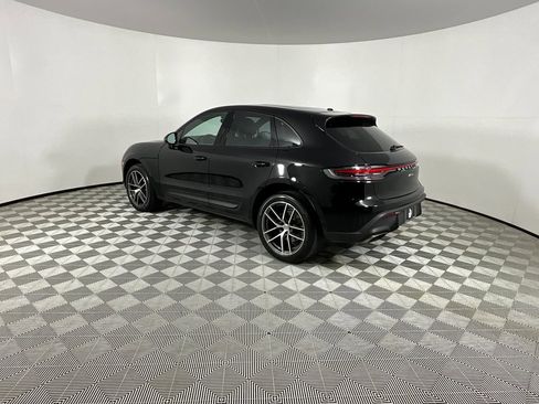 Used 2023 Porsche Macan image 3