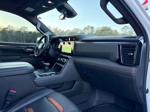 Used 2023 GMC Sierra 1500 AT4 w/ AT4 Premium Package image 12