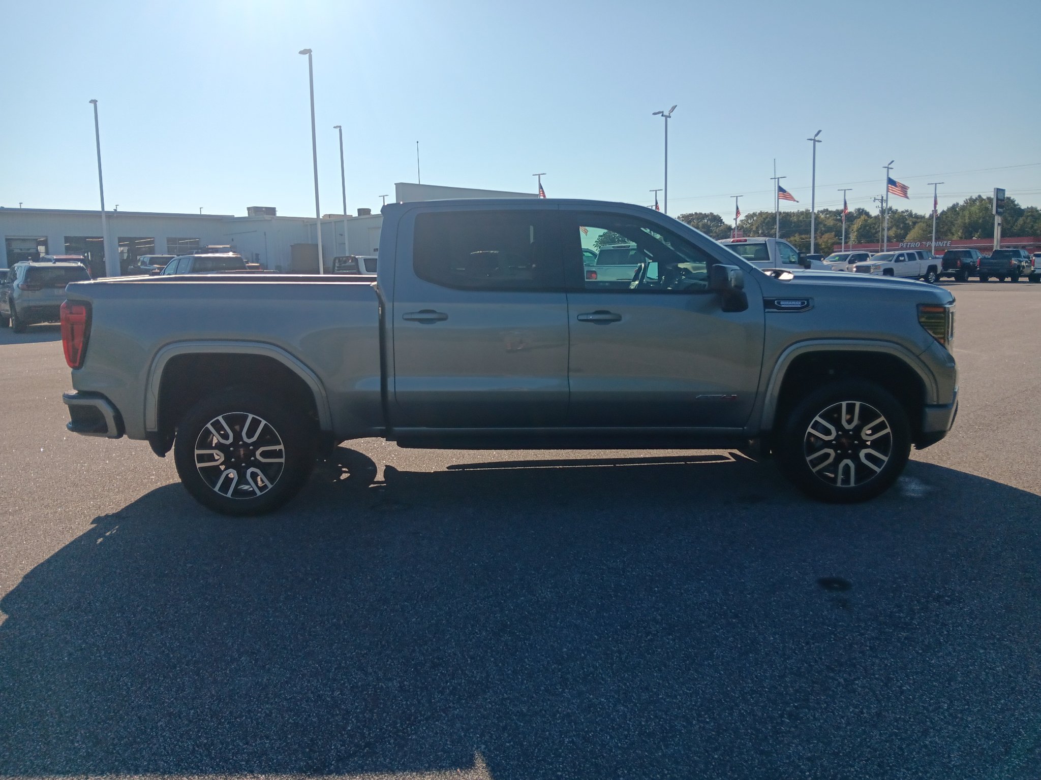 Used 2025 GMC Sierra 1500 AT4 w/ AT4 Premium Package AWD/4WD image 7