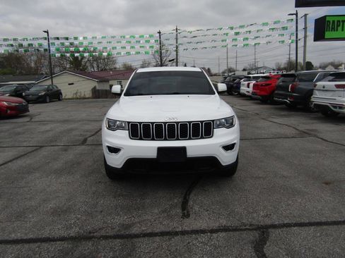 Used 2021 Jeep Grand Cherokee Laredo AWD/4WD image 2
