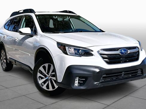 Used 2022 Subaru Outback Premium image 3