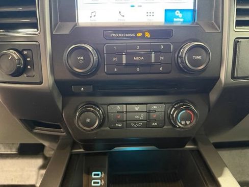 Used 2018 Ford F150 XLT w/ Equipment Group 302A Luxury AWD/4WD image 18