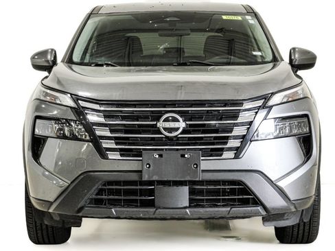 Used 2024 Nissan Rogue SV AWD/4WD image 2
