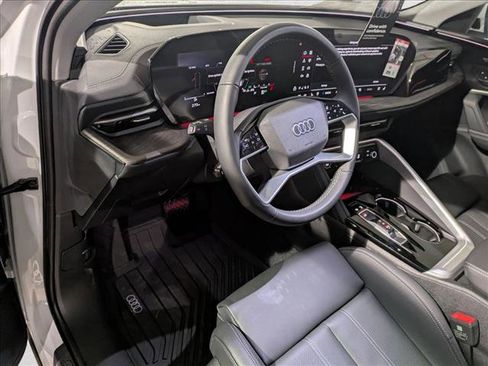 New 2025 Audi Q5 Premium Plus image 3