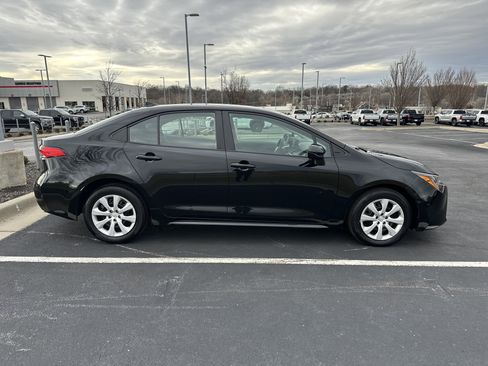 Used 2024 Toyota Corolla LE image 11