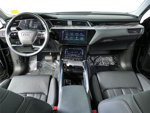 Used 2024 Audi Q8 e-tron Prestige w/ Prestige Package AWD/4WD image 19