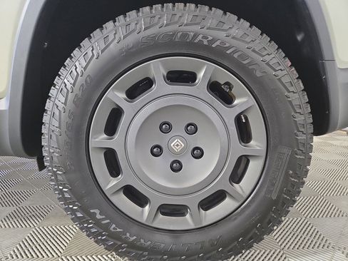 Used 2025 Rivian R1S Adventure AWD/4WD image 10