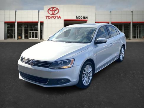 Used 2011 Volkswagen Jetta SEL image 1