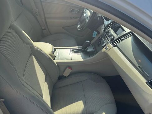 Used 2016 Ford Taurus SEL image 17