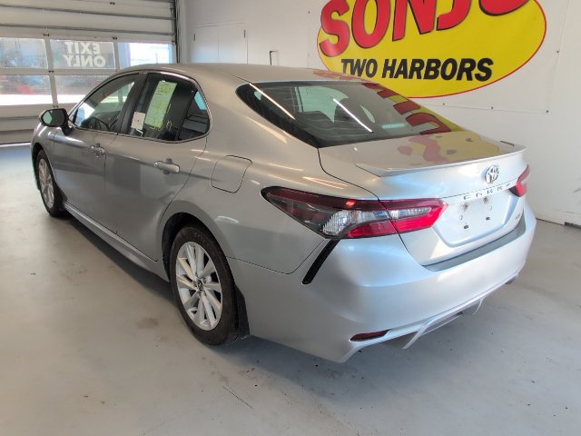 Used 2024 Toyota Camry SE FWD image 3