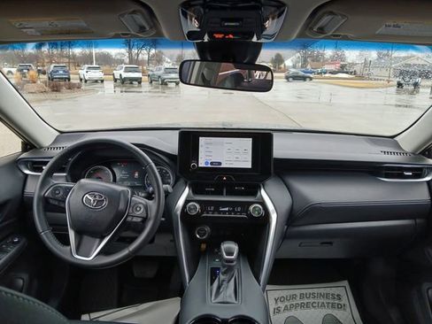 Used 2023 Toyota Venza LE image 27