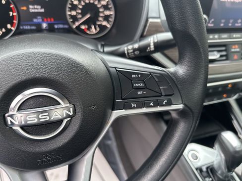 Used 2024 Nissan Altima 2.5 SV FWD image 18