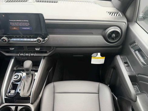 New 2026 Chevrolet Colorado Trail Boss AWD/4WD image 12