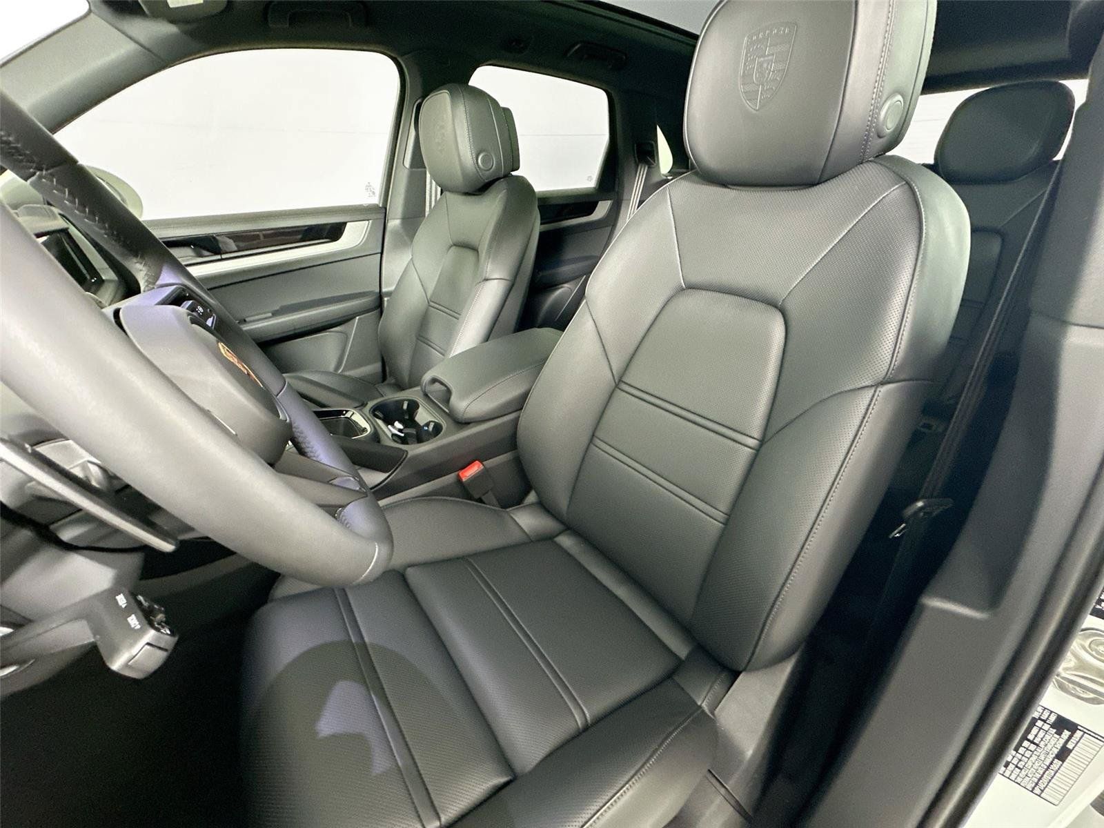 Certified 2026 Porsche Cayenne Coupe AWD/4WD image 5