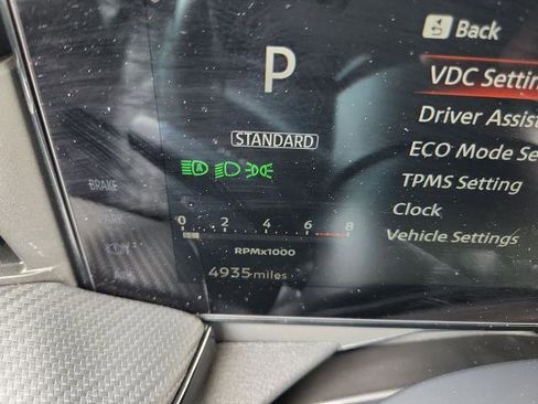 Certified 2025 Nissan Kicks SR FWD image 27