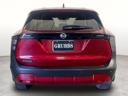 Used 2025 Nissan Kicks SV FWD image 5