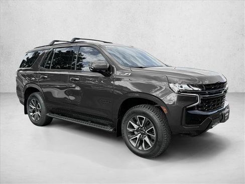 Used 2022 Chevrolet Tahoe Z71 w/ Luxury Package image 3