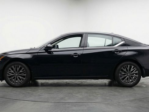 Used 2025 Nissan Altima 2.5 SV image 5