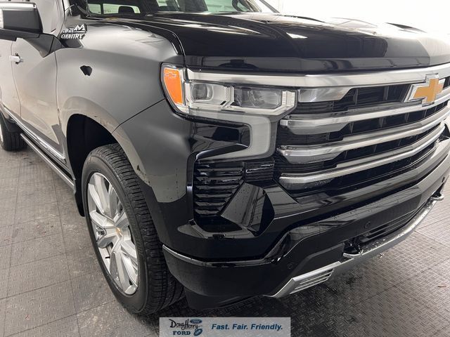 Used 2026 Chevrolet Silverado 1500 High Country w/ High Country Premium Package AWD/4WD image 8