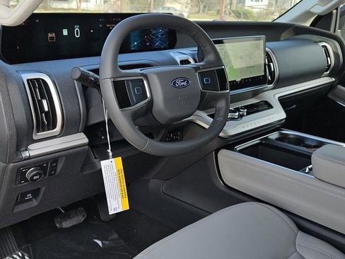 New 2026 Ford Expedition Active image 23