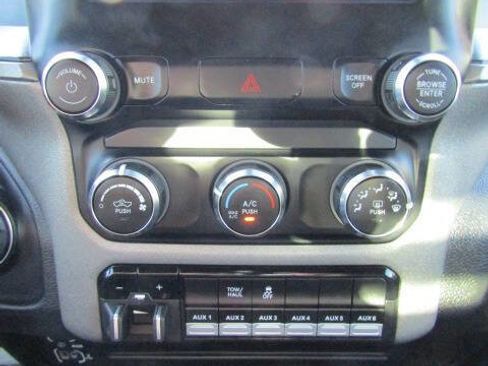 Used 2024 RAM 2500 Tradesman w/ Chrome Appearance Group image 12