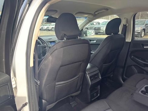 Used 2019 Ford Edge SE w/ SE Fleet Driver's Package image 23