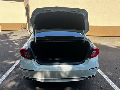 Used 2018 Honda Accord Sport image 7