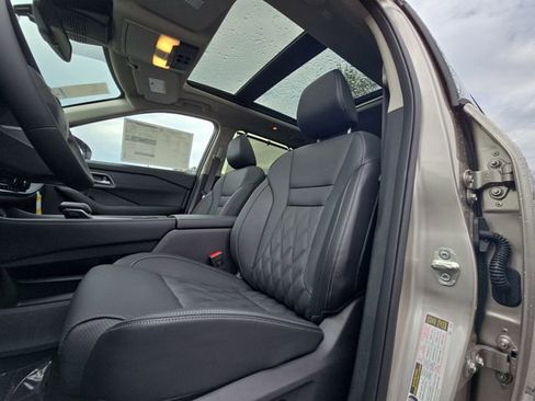 New 2026 Nissan Rogue Platinum w/ Platinum Premium Package image 13