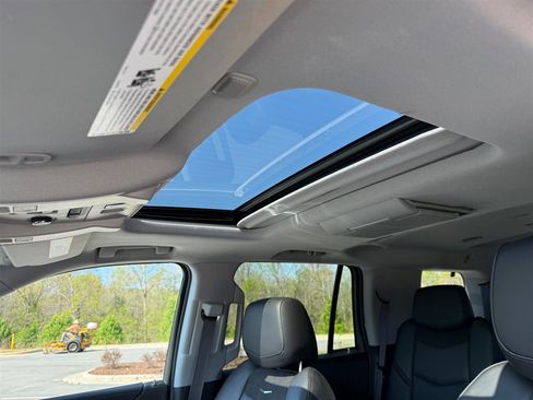 Used 2016 Cadillac Escalade Premium image 25