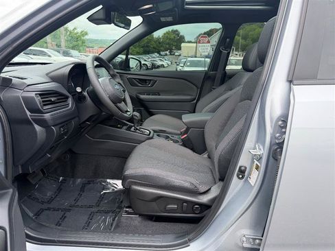Used 2025 Subaru Forester Premium AWD/4WD image 10