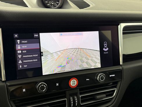 Certified 2026 Porsche Macan AWD/4WD image 29