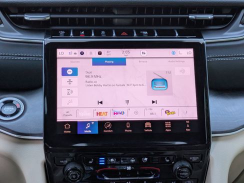 New 2025 Jeep Grand Cherokee Limited w/ Luxury Tech Group II image 17