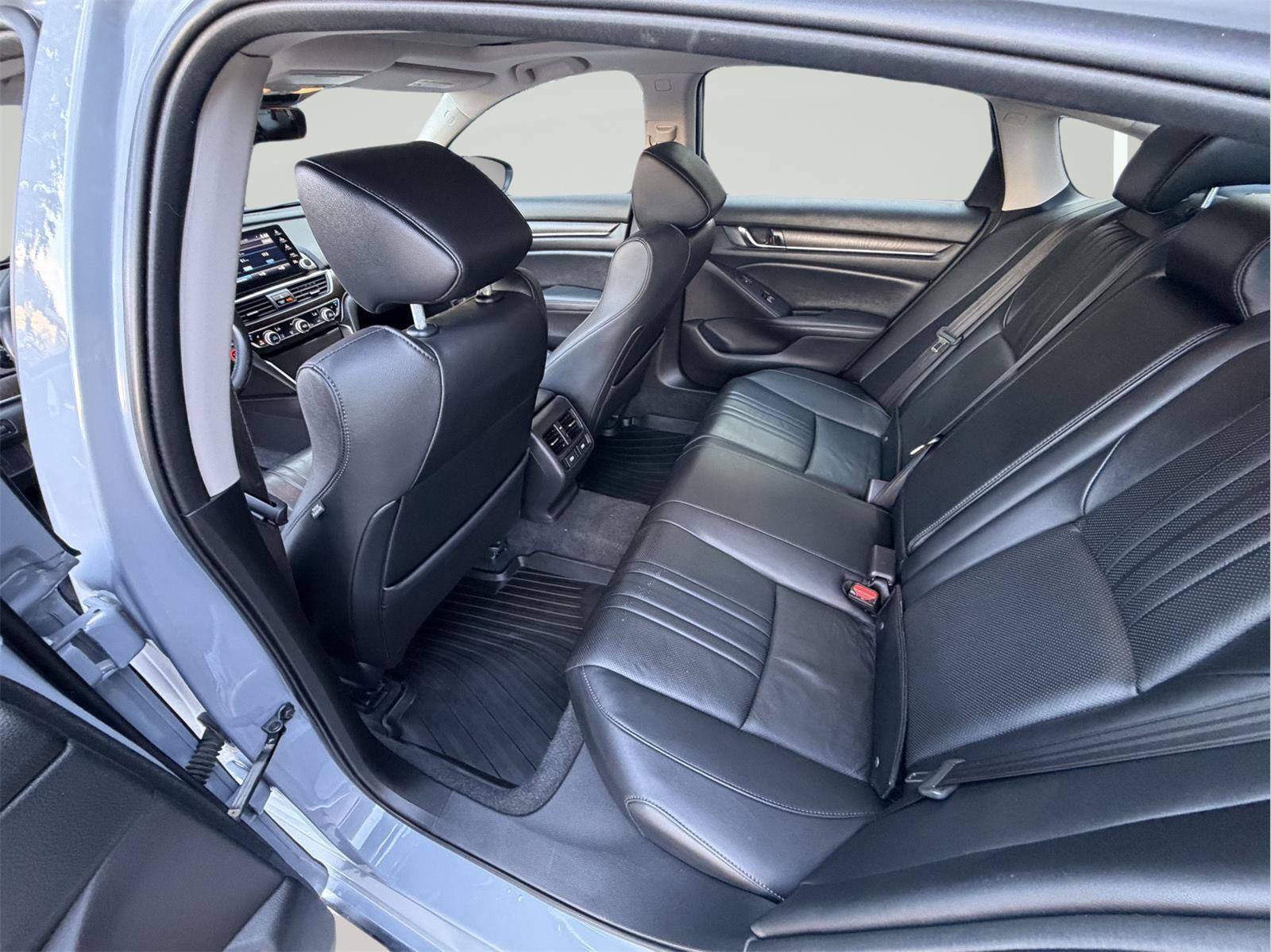 Used 2022 Honda Accord Touring image 28