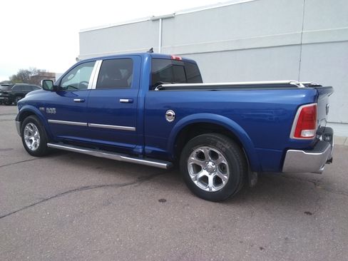Used 2017 RAM 1500 Laramie w/ Convenience Group AWD/4WD image 7