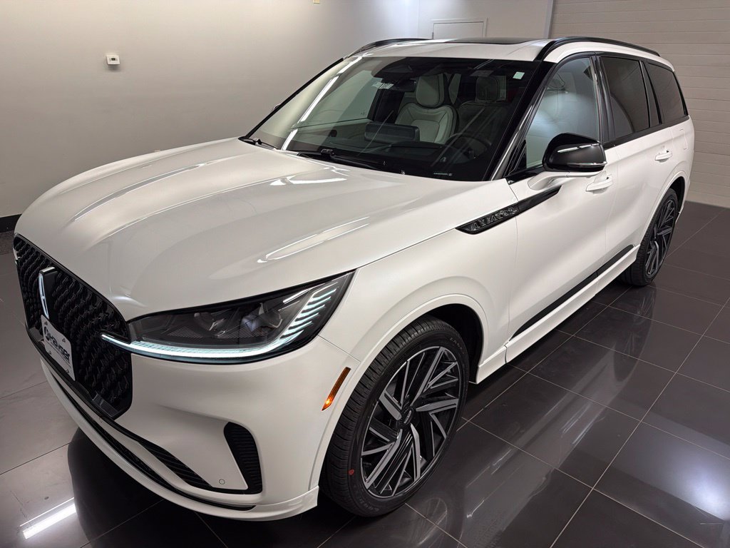 New 2027 Lincoln Aviator Black Label w/ Jet Appearance Package AWD/4WD image 3