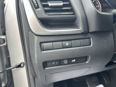 Certified 2023 Nissan Rogue SV w/ SV Premium B Package AWD/4WD image 17