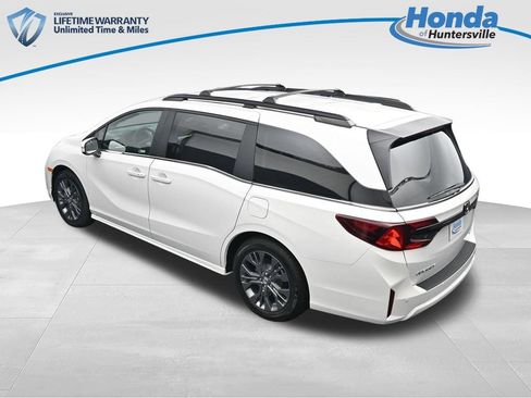 New 2026 Honda Odyssey Touring image 22