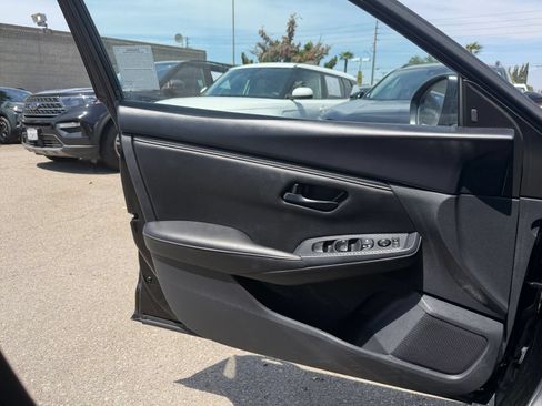 Used 2025 Nissan Sentra S FWD image 18