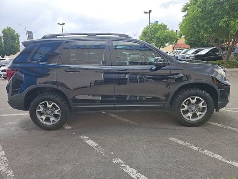 Used 2023 Honda Passport TrailSport image 4