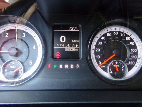 Used 2015 RAM 2500 Tradesman w/ Chrome Appearance Group AWD/4WD image 40