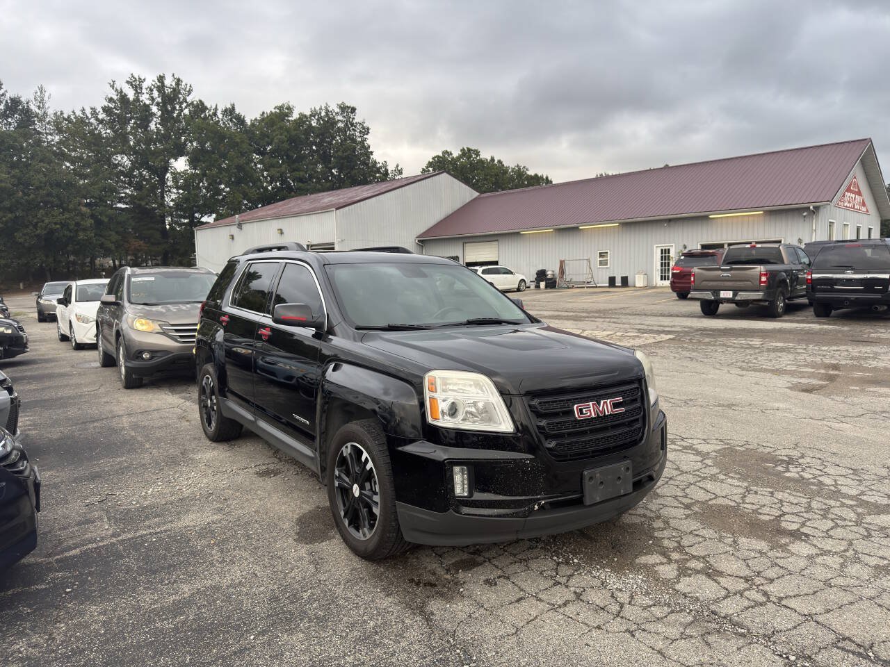 Used 2017 GMC Terrain SLE w/ Nightfall Package FWD image 5
