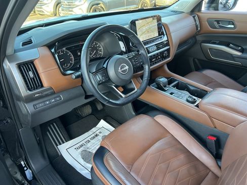 Used 2022 Nissan Pathfinder Platinum w/ Cargo Package image 15