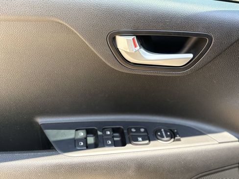 Used 2019 Kia Rio S FWD image 11