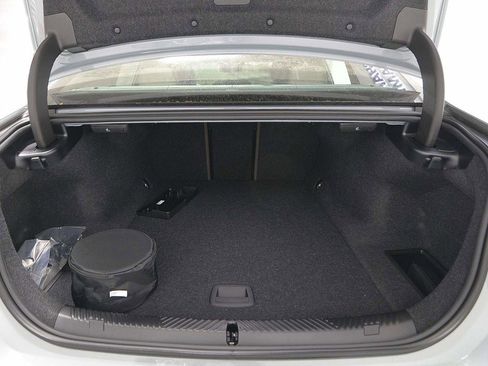 New 2026 BMW i5 eDrive40 image 11