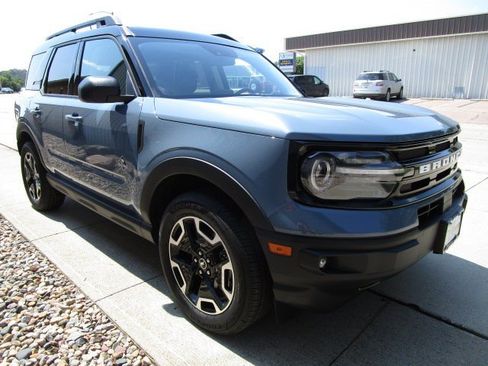 Used 2024 Ford Bronco Sport Outer Banks w/ Tech Package AWD/4WD image 3