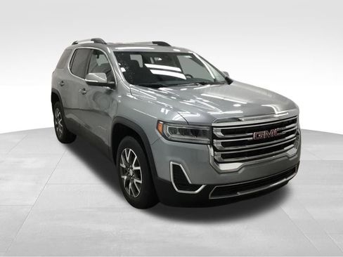 Used 2023 GMC Acadia SLE w/ Driver Convenience Package image 3